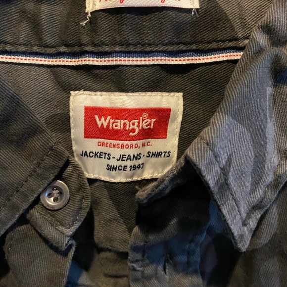 Button down camo - Picture 3 of 3